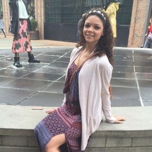 Meet your Posher, Elizabeth